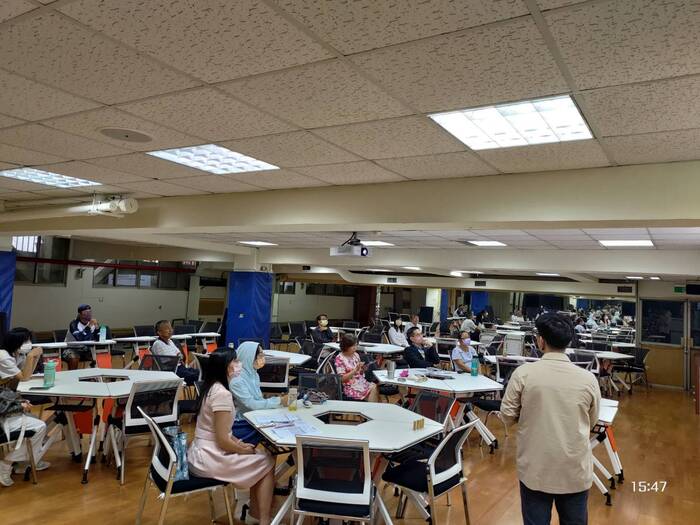 「綠色健康產業」研習會系列一邀請林家民老師，台灣森林保健學會理事暨林業署認證森林療癒師，蒞校進行講座。圖片
