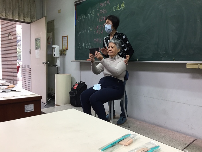 110.12.20銀髮族造型設計圖片