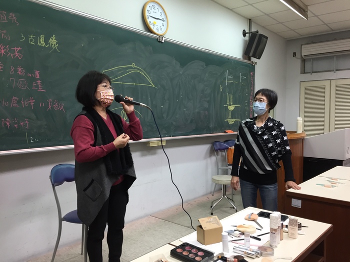 110.12.20銀髮族造型設計圖片