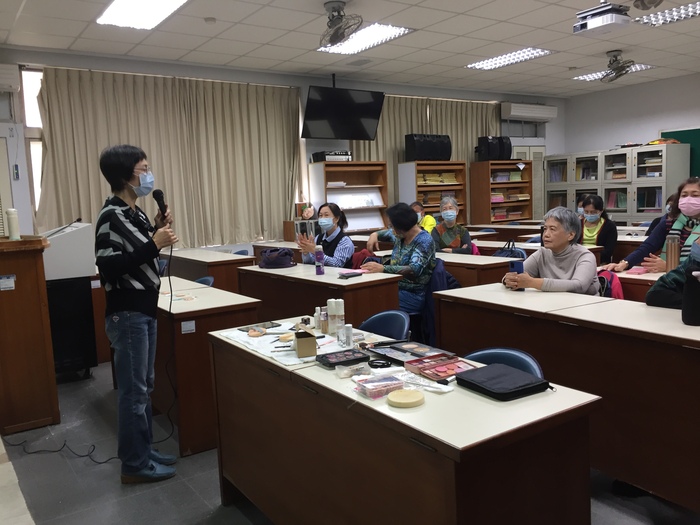 110.12.20銀髮族造型設計圖片